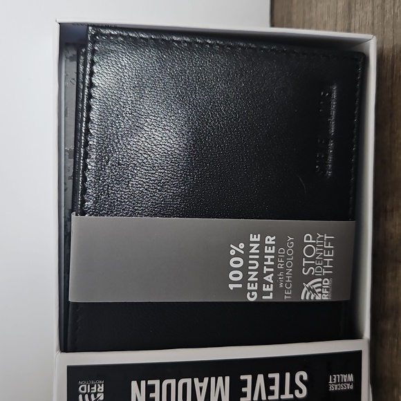 Steve Madden Charcoal GENUINE Leather Wallet RFID protrcted - Picture 2 of 6